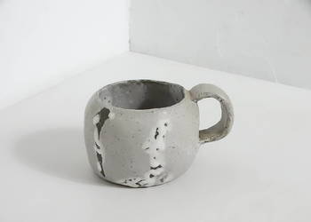 Ręcznie robiony kubek ceramiczny – Surowy Design / Wabi-sabi