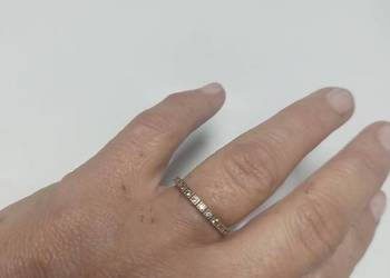 Yes piękny złoty 585 pierścionek z kamieniami