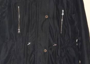 Kurtka czarna ocieplana z kapturem