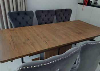 Stół i krzesła w dardzo dobrym stanie  duży drewniany 160-200x90x75 Do salo