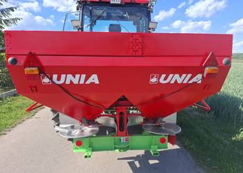 Rozsiewacz nawozu Unia MX 850+nakładki Jak nowy!!!