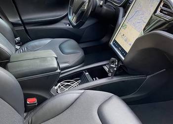 Tesla 85 S , 2014.12 Auto Pilot, CSS, spotyfine premium