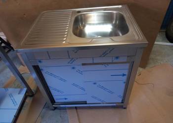 Zlew gastronomiczny zabudowany z drzwiami suwanymi 80x60x85