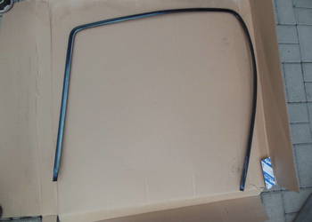 82469736 USZCZELKA SZYBY PRZEDNIEJ LANCIA THEMA FL