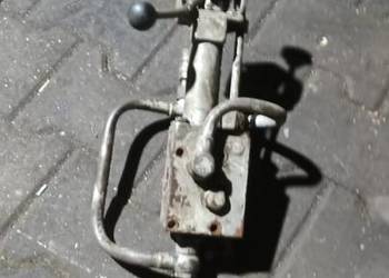 Rozdzielacz hydrauliczny Ursus c330