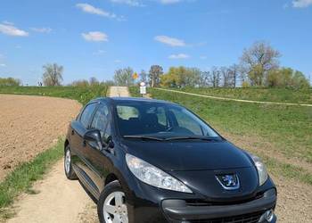 Peugeot 207 1.4 z gazem.