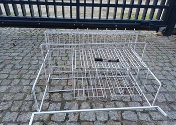 Regał na piany i silikony