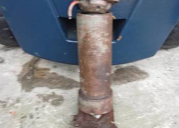 Przyczepa siłownik hydrauliczny wywrotu