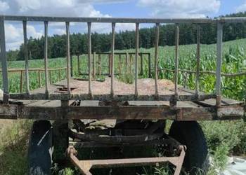 Przyczepa/przyczepy do slomy