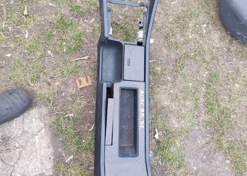 AUDI A8 D2 tunel środkowy