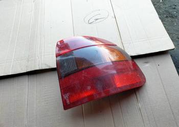 ASTRA F SEDAN  LAMPA TYŁ TYLNA PRAWA + WKŁAD LAMPY