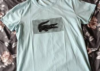 T-shirt męski Lacoste - duże logo na środku, fajny błękitny kolor XL