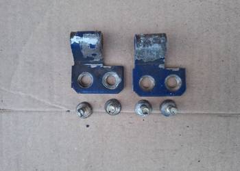 Zawiasy tylnej belki pokrywy silnika Fiat 126p Maluch Zawiasy tylnej belki pokrywy silnika Fiat 126p Maluch