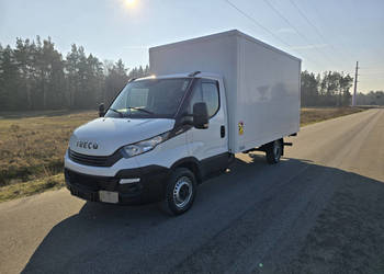 Samochód IVECO Daily 35-160 kontener + winda (2017 r.) DMC 3,5 t