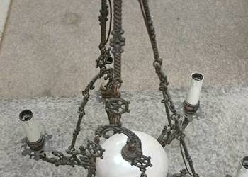 Zabytkowy metalowy mosiężny żyrandol retro vintage z porcelaną