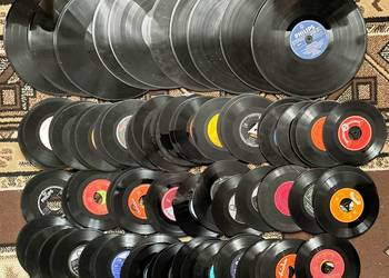 Zestaw czarnych płyt winylowych 12” i 7” (opis)