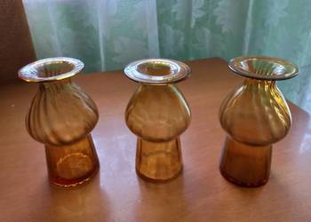 Wazon szklany miodowy PRL Wazon szklany miodowy PRL