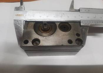 Pompa olejowa do frezarki FWD32