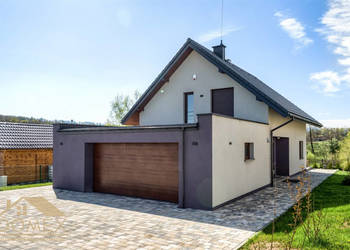 Sprzedaż domu wolnostojącego 242m2 Wieszczęta