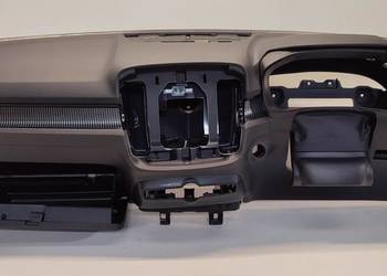 VOLVO XC40 DESKA KOKPIT RHD ANGLIK 31442544