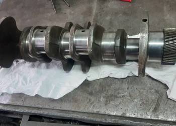 Most Case 688    wał korbowy 3929036