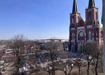 Wynajmę przestronne M3 centrum z miejscem postojowe w bloku z cegły