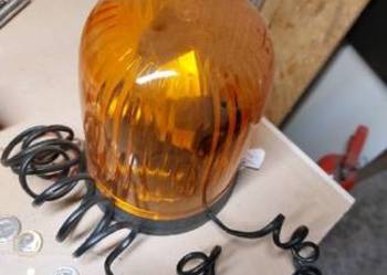 Kogut lampa ostrzegawcza 24v magnes solidne wykonanie