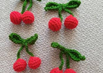 Wisienki szydelkowe aplikacja broszki