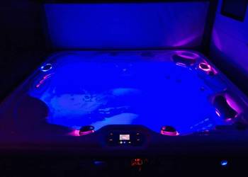 Jacuzzi ogrodowe całoroczne. Hotspring Envoy!