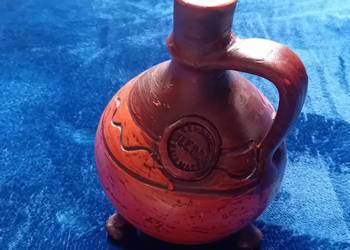 Ręcznie formowana karafka na 3 nóżkach, Ceramica Bledea - Baia Mare,Rumunia