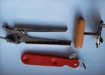 Stare otwieracze z PRL