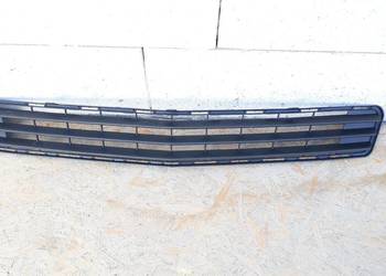 MERCEDES W204 KRATKA ŚRODKOWA ZDERZAKA PRZÓD A2048850023