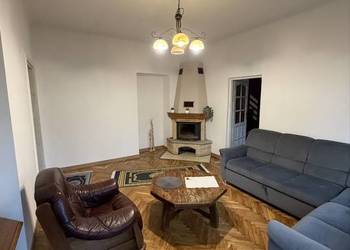Przestronne 65 m² w kamienicy, 2 łazienki, kominek, Al. Piłsudskiego