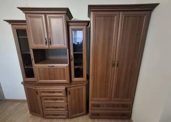 Witryna z komodą