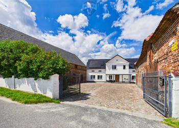 Na sprzedaż dom z duszą+inne budynki, duża działka Na sprzedaż dom z duszą+inne budynki, duża działka