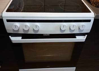 Kuchnia elektryczna z płytą ceramiczną Amica Kuchnia elektryczna z płytą ceramiczną Amica