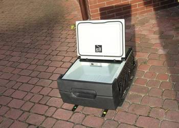 Lodówka Mercedes Actros MP4 Euro 6 waskiej kabiny z tunelem