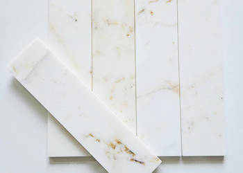 Płytki marmurowe Afyon White, wyk. satyna, grubość 1 cm