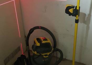 Laser krzyżowy / odkurzacz budowlany
