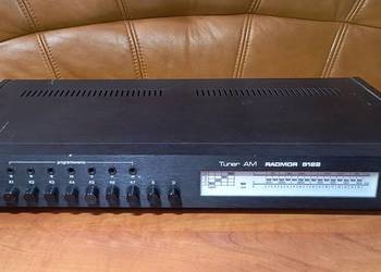 Tuner AM Radmor 5122 z pokrętłami stroików.