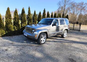Jeep liberty bardzo ładny stan. Nowy gaz
