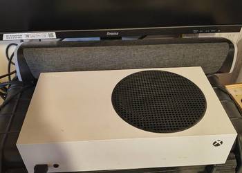 Xbox series s wraz z zestawem gamingowym