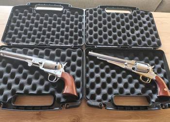 Sprzedam dwa rewolwery czarnoprochowe.