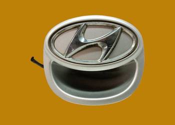 PRZEŁĄCZNIK KLAPY BAGAŻNIKA STYCZNIK EMBLEMAT 87370-2L000  Hyundai i30 I