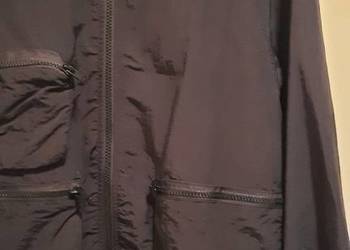 Zara czarna bluza ortalionowa z kieszeniami na zamek.