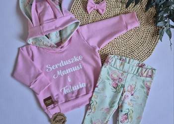 Dres dziewczęcy Handmade Serduszko Mamusi i Tatusia rozmiar 68 prezent