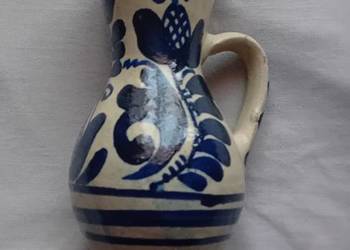 Ceramiczny dzbanek ręcznie zdobiony. Korond - Transylwania, Rumunia.