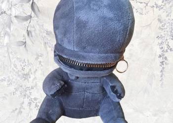 Maskotka Alien obcy z zamkiem na ustach