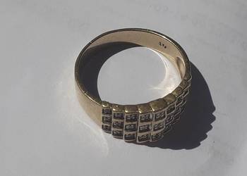 Złoty męski sygnet z brylancikami 333 9k waga 9,5g