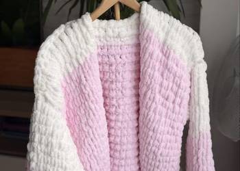 Miękki, puszysty sweter